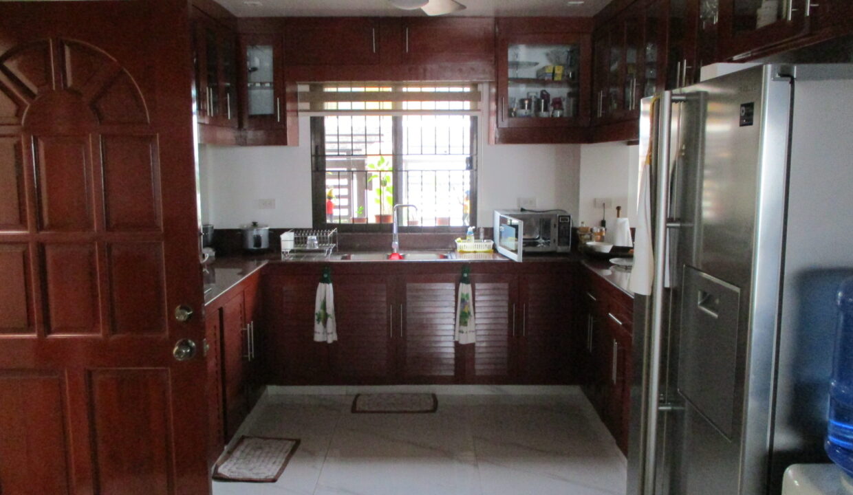 1-Main-Kitchen