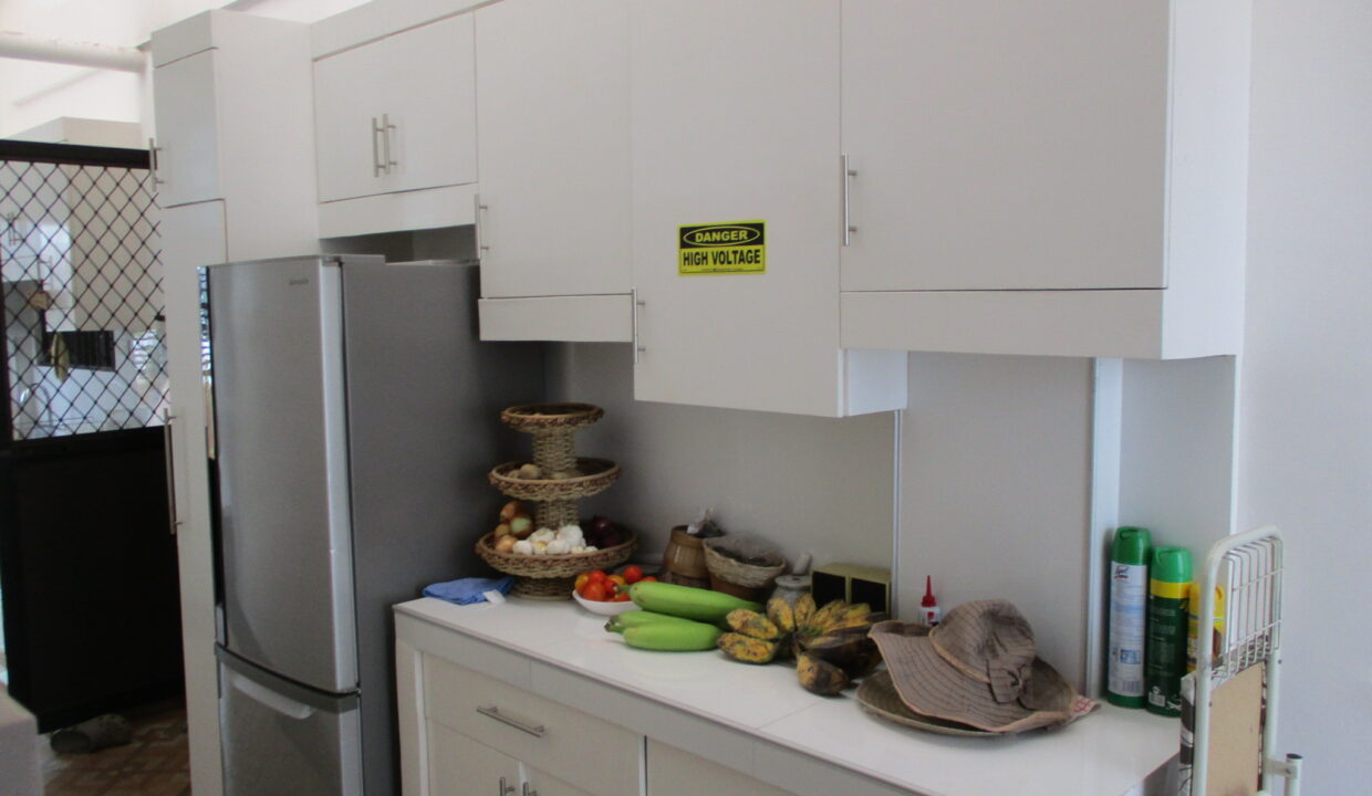 6-Dirty-Kitchen-Storage