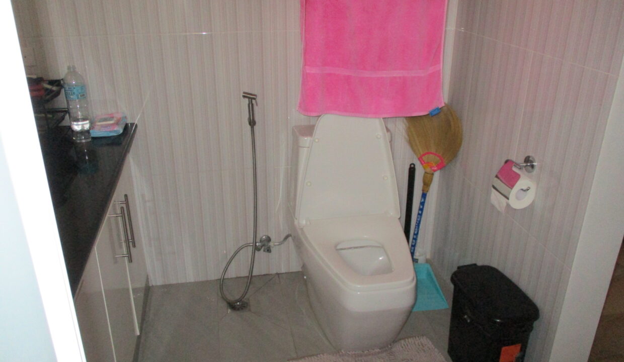 6-Master-Bedroom-toilet