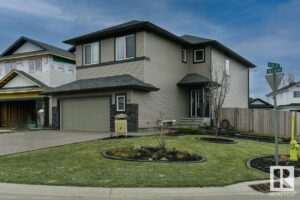 House For Sale in Spruce Grove