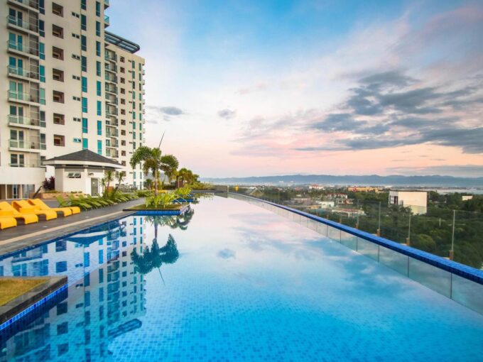 1 BEDROOM STUDIO CONDO UNIT WITH BALCONY FOR SALE IN MACTAN,CEBU