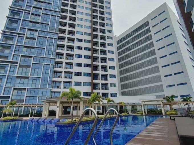 Condo with Swimming pool at Mactan Newtown