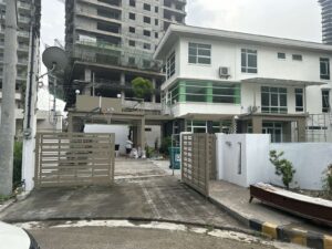 Gorgeous House For Sale in Paranaque