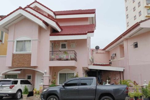 3 Storey House and Lot For Sale