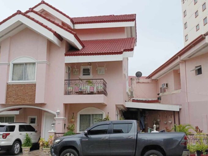 3 Storey House and Lot For Sale